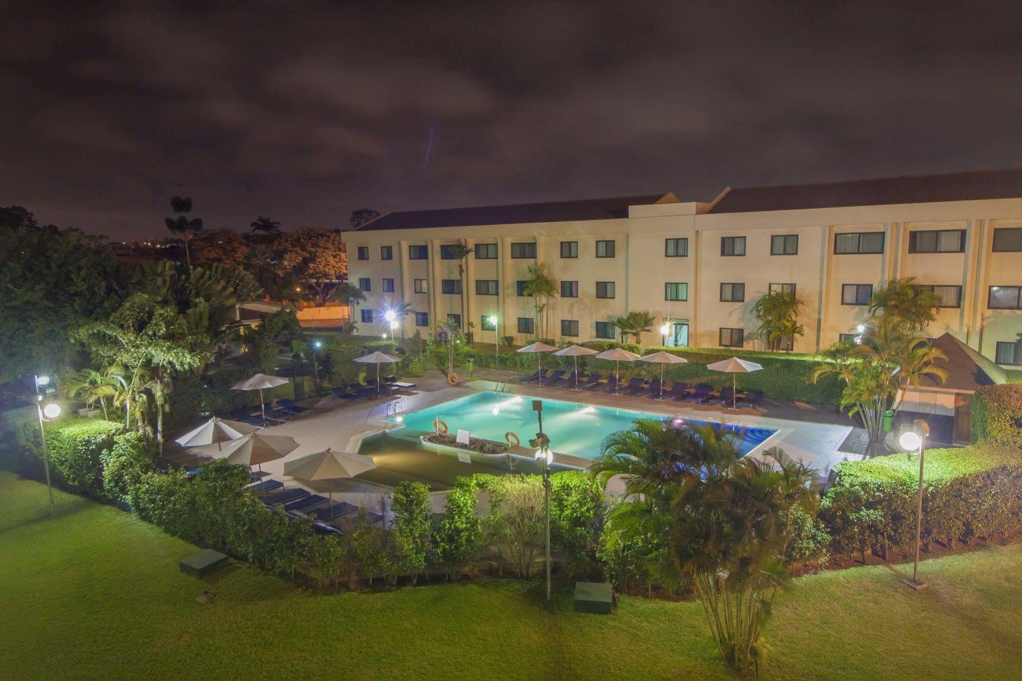 Fiesta Royale Hotel Accra Exterior foto
